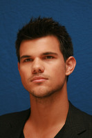 Taylor Lautner Mouse Pad G586959