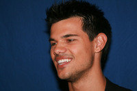 Taylor Lautner Mouse Pad G586960