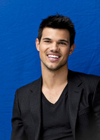 Taylor Lautner Mouse Pad G586983