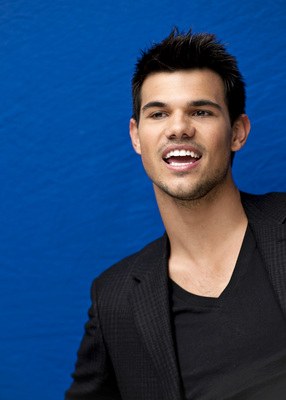 Taylor Lautner Mouse Pad G586991