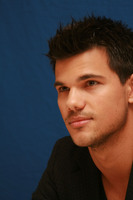 Taylor Lautner magic mug #G586996