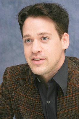 T.R. Knight Poster G593401