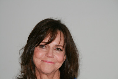 Sally Field puzzle G604531