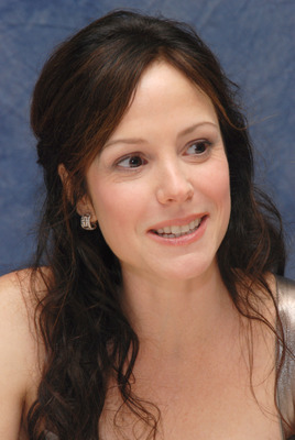 Mary Louise Parker puzzle G605260