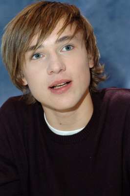 William Moseley Poster G607419