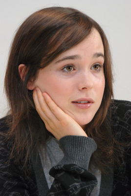 Ellen Page puzzle G608167