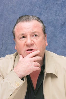 Ray Winstone Poster G615718