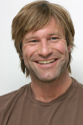 Aaron Eckhart Mouse Pad G615781
