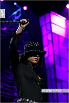 Alicia Keys tote bag #G61750