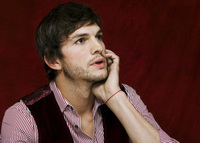 Ashton Kutcher Longsleeve T-shirt #1055511