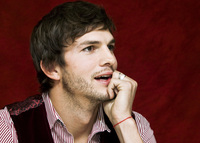 Ashton Kutcher Longsleeve T-shirt #1055512