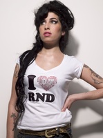 Amy Winehouse t-shirt #1066419