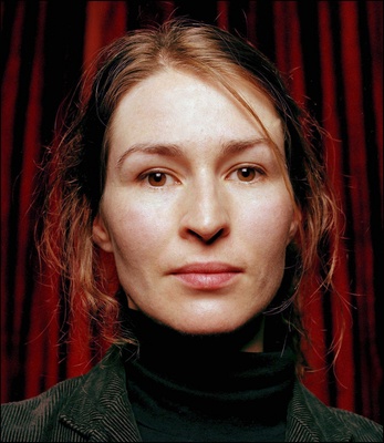 Helen Baxendale puzzle G636264