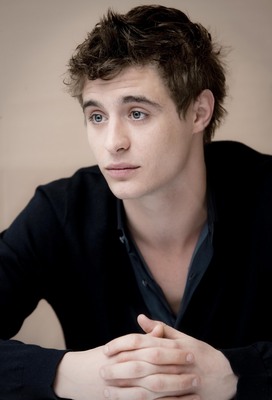 Max Irons Mouse Pad G640848