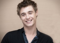 Max Irons Mouse Pad G640851
