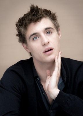 Max Irons Poster G640853