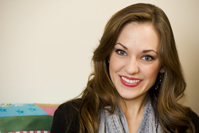Laura Osnes Poster G661314