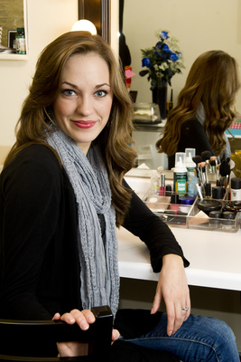 Laura Osnes Poster G661316