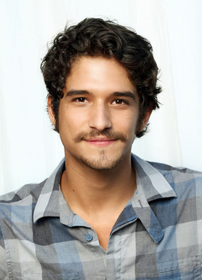 Tyler Posey Stickers G661786