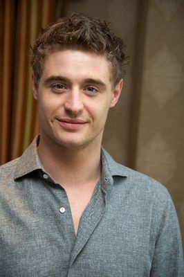 Max Irons puzzle G663620