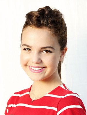 Bailee Madison Stickers G664440