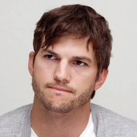 Ashton Kutcher sweatshirt #1107522