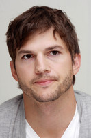 Ashton Kutcher sweatshirt #1107524