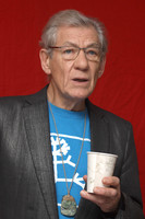 Ian McKellen t-shirt #1108004