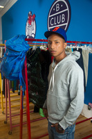 Pharrell Williams hoodie #1108066