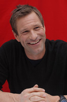 Aaron Eckhart Mouse Pad G668281