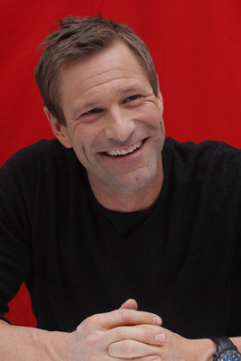 Aaron Eckhart Mouse Pad G668281