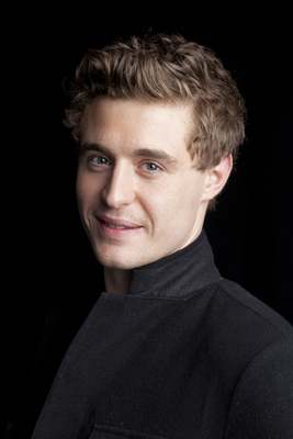 Max Irons Poster G668329