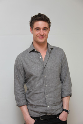 Max Irons Poster G668330
