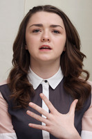 Maisie Williams Mouse Pad G669106