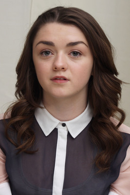 Maisie Williams Mouse Pad G669107