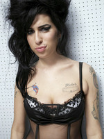Amy Winehouse t-shirt #1110051