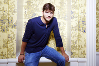 Ashton Kutcher sweatshirt #1111685
