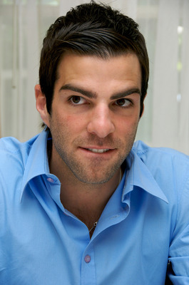 Zachary Quinto Poster G676621