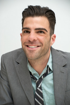 Zachary Quinto Poster G676622
