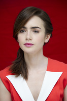 Lily Collins Mouse Pad G681915