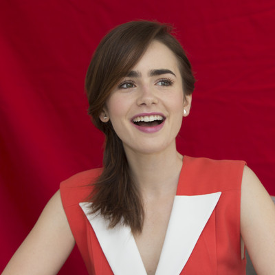 Lily Collins Stickers G681916