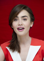 Lily Collins t-shirt #1127597