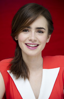 Lily Collins t-shirt #1127609