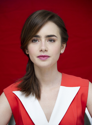 Lily Collins Stickers G681950