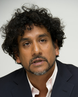 Naveen Andrews puzzle G682022