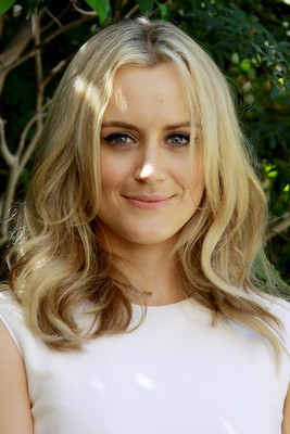 Taylor Schilling Poster G682529