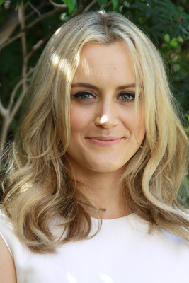 Taylor Schilling Poster G682531