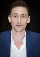 Tom Hiddleston Longsleeve T-shirt #1129025