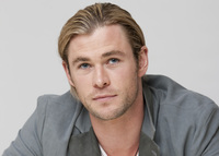 Chris Hemsworth tote bag #G684746