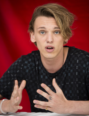 Jamie Campbell Bower Poster G685179